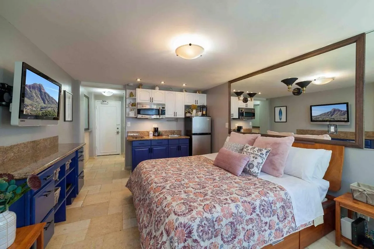 @ Marbella Lane Studio, 15 Steps From The Beach, 11 Mins From The Airport Honolulu USA