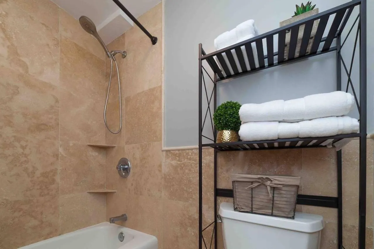 @ Marbella Lane Studio, 15 Steps From The Beach, 11 Mins From The Airport Honolulu Lägenhet